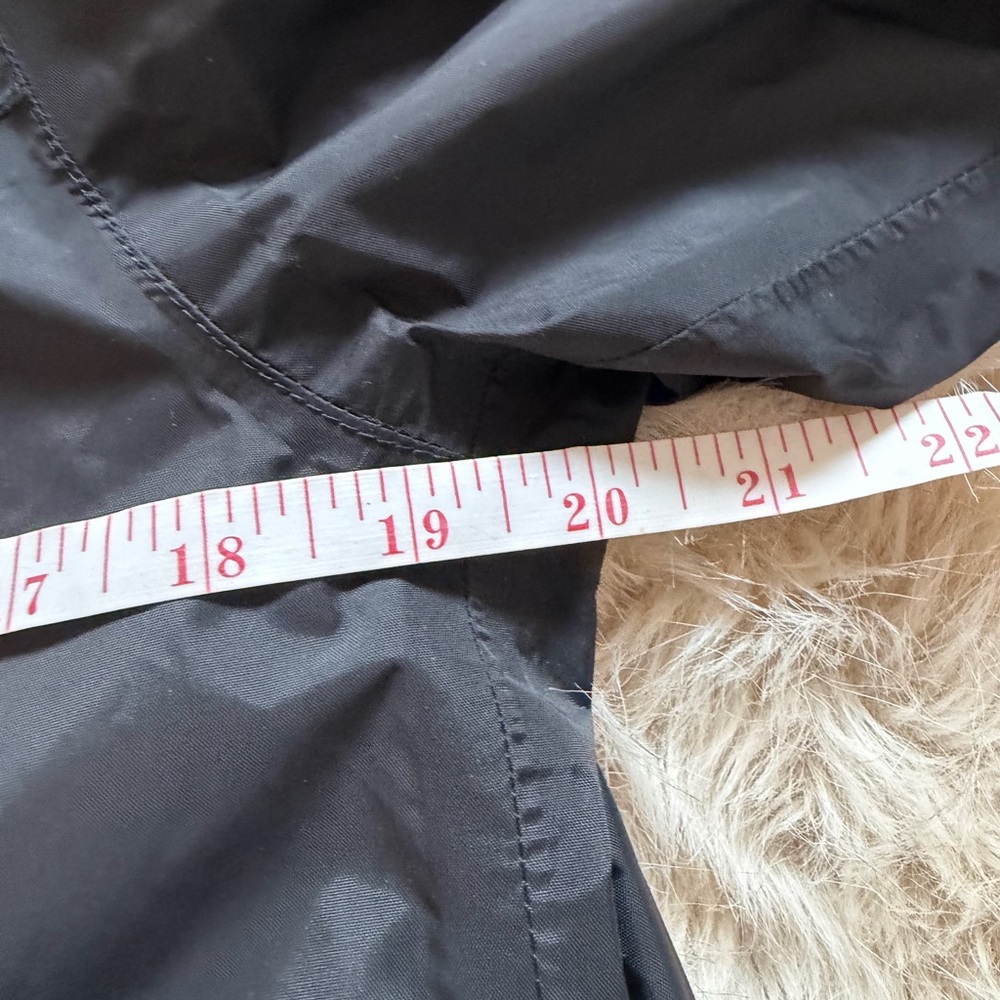 The North Face Black Venture 2 Hyvent Jacket - Picture 5 of 5